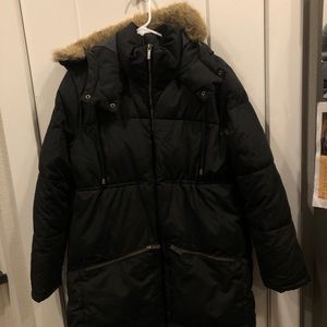 Maternity puffer jacket with faux fur hood